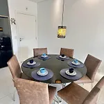 Ap Em Condominio Clube - 120 Metros Do Mar